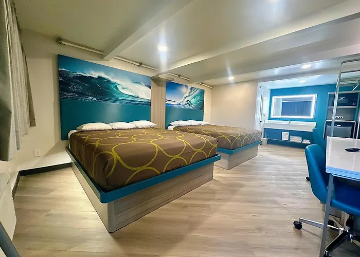 Costa Mesa Inn - Newport Beach Area