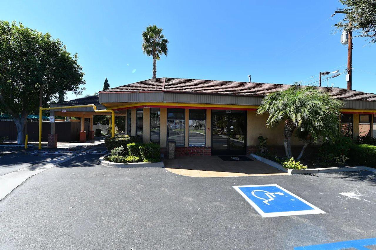 Hotel - Newport Area 2*