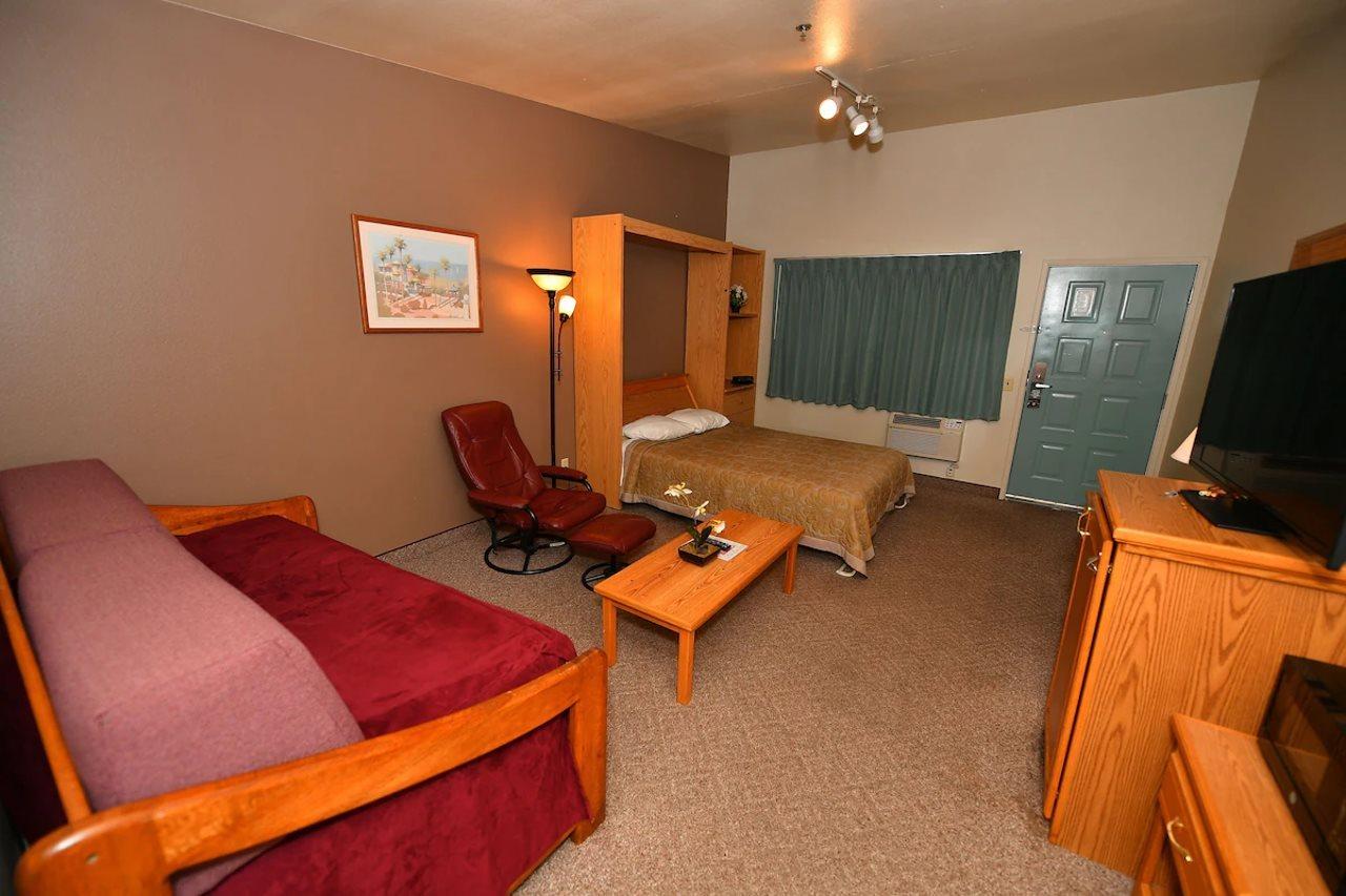 - Newport Area Hotel Costa Mesa