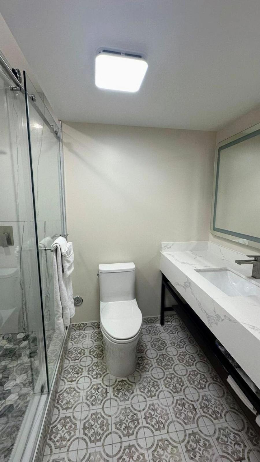 - Newport Area Hotel 2*