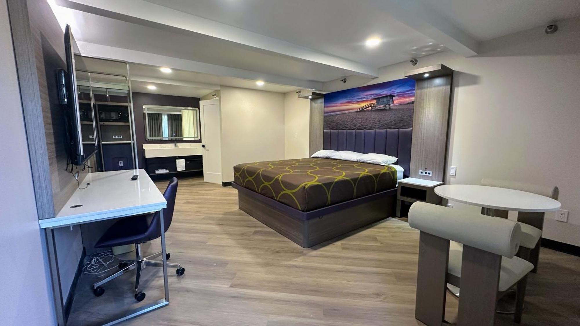 - Newport Area Costa Mesa