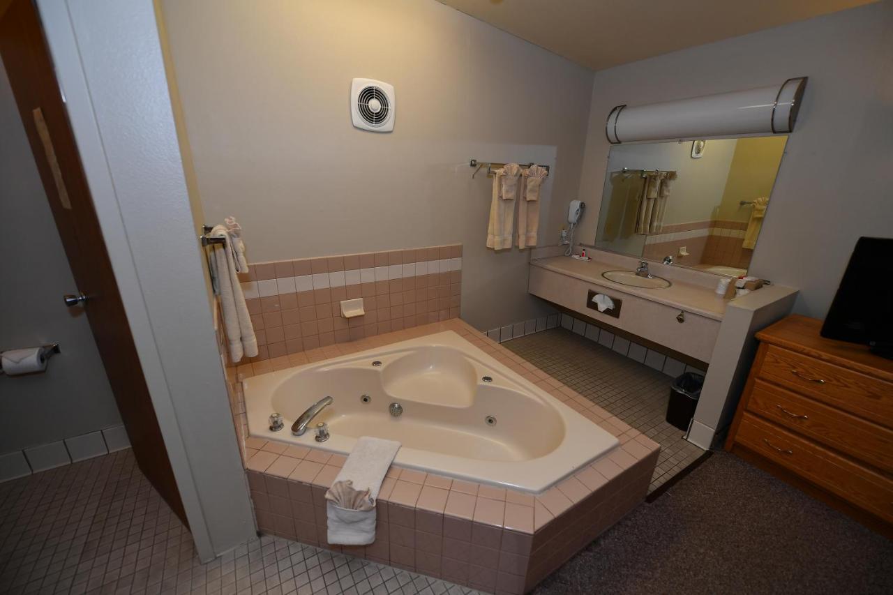 - Newport Area Costa Mesa