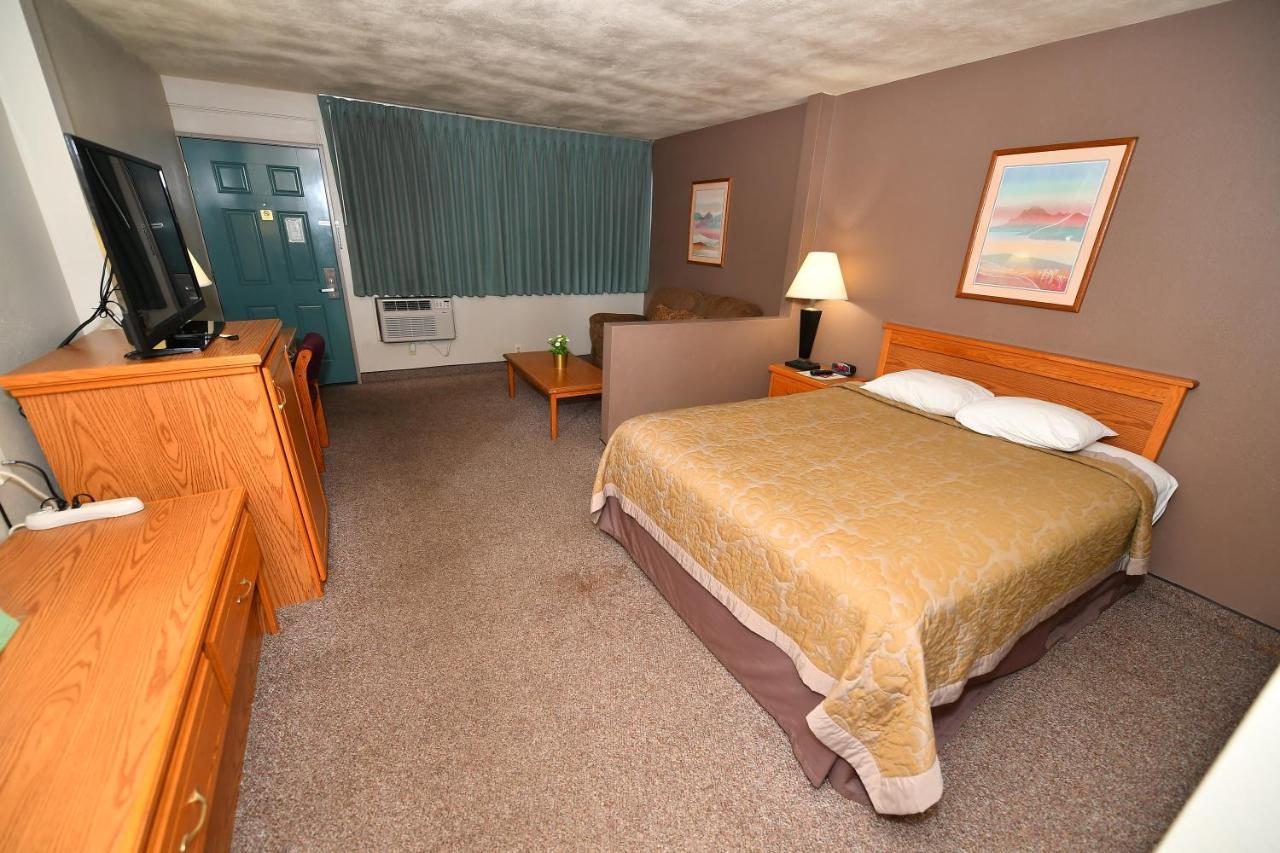 - Newport Area Hotel Costa Mesa