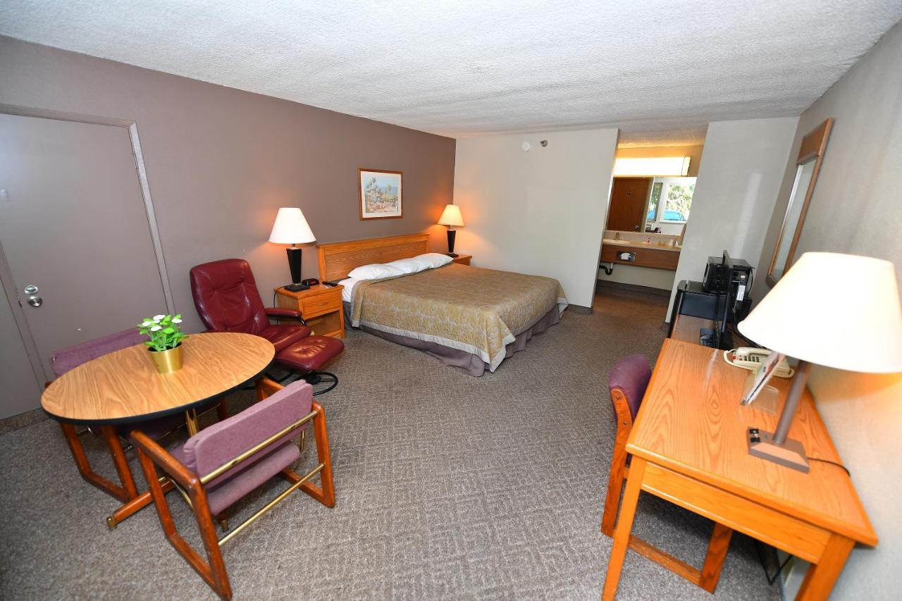 - Newport Area Hotel