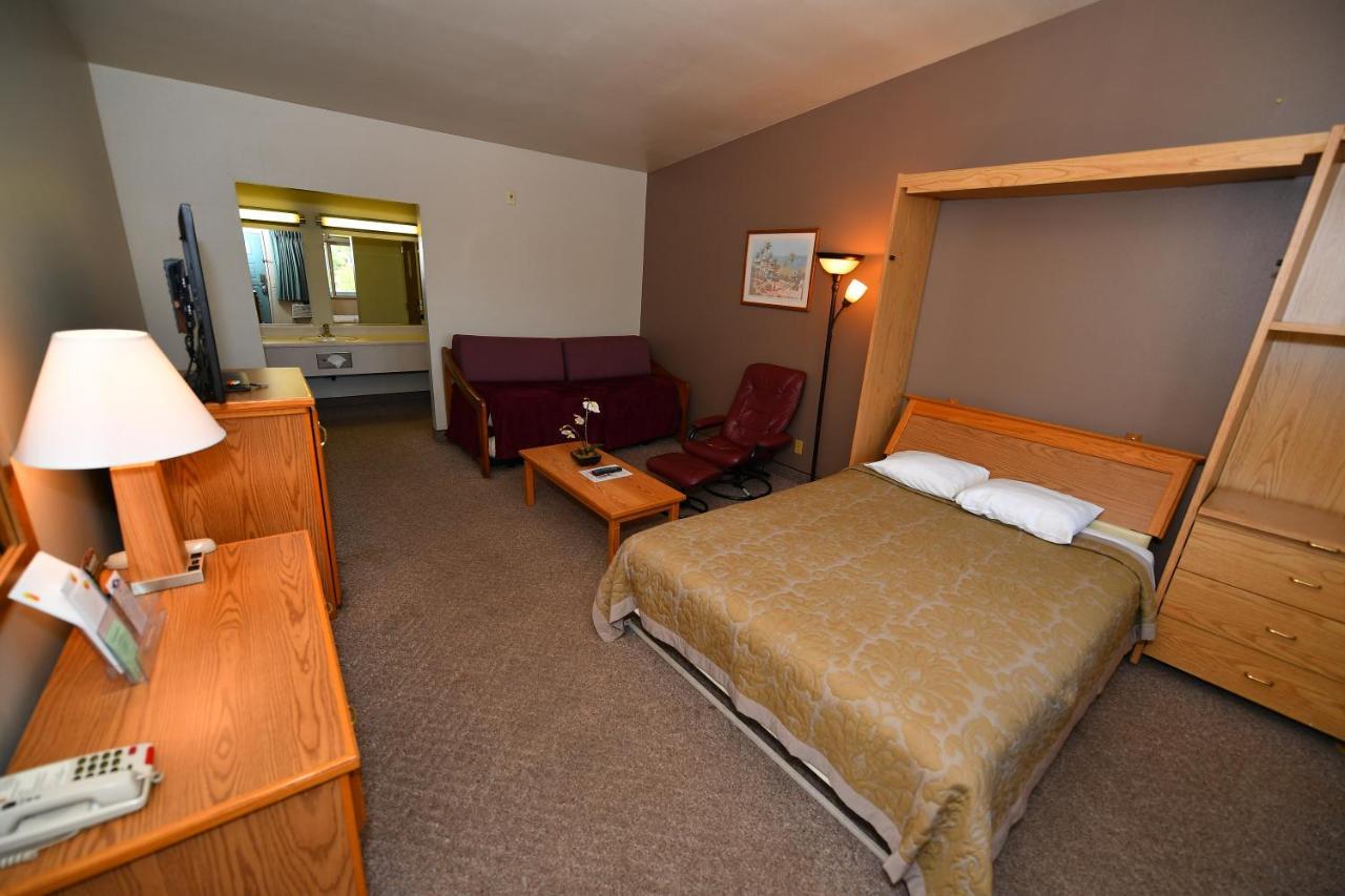 Hotel - Newport Area 2*