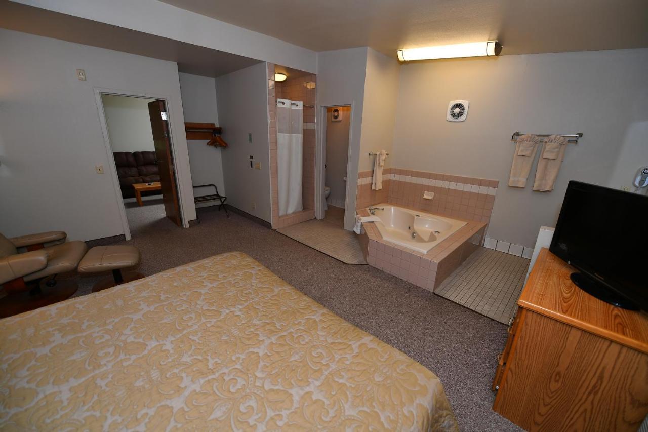 - Newport Area Costa Mesa