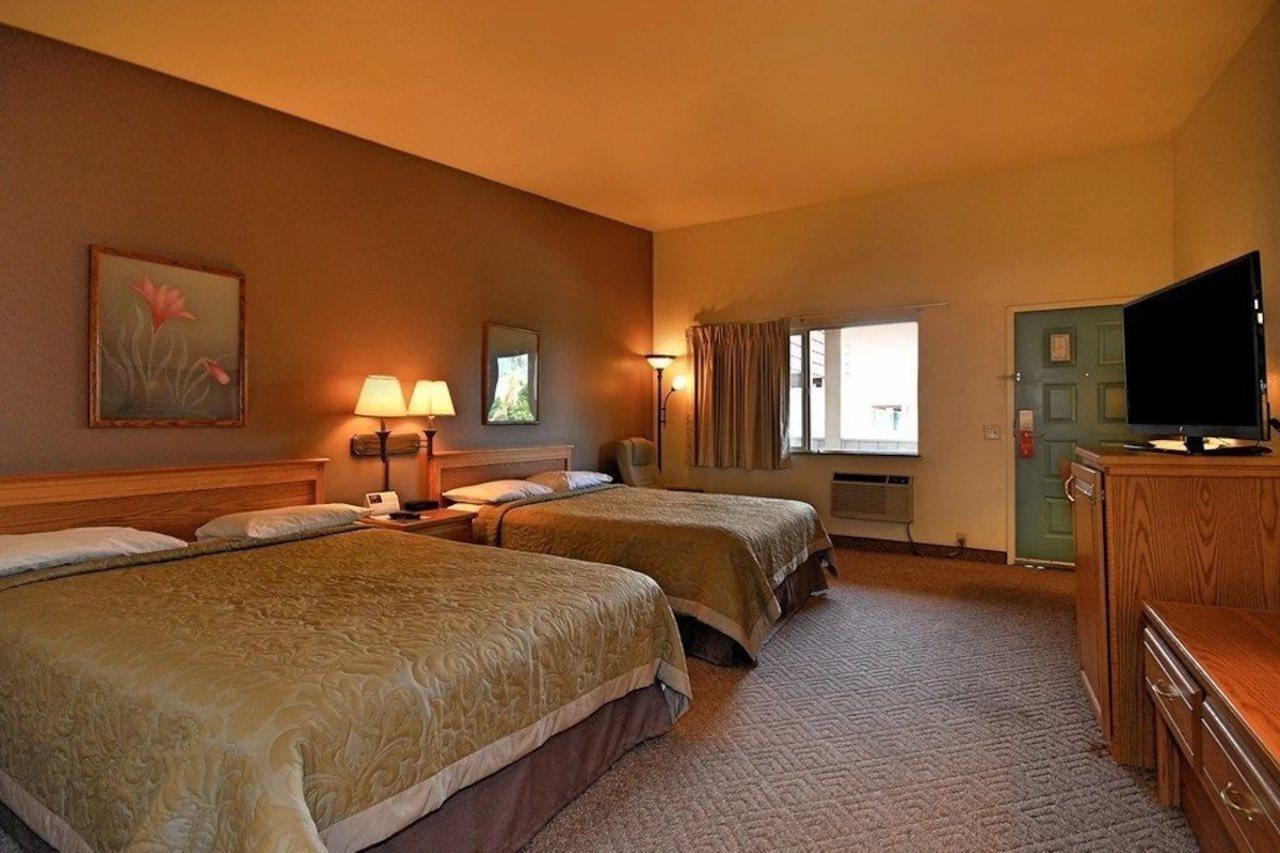 - Newport Area Costa Mesa