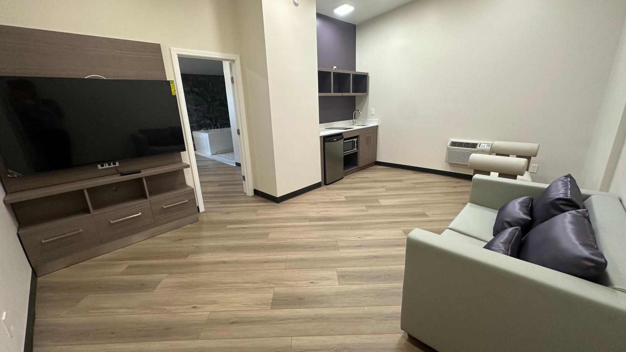 - Newport Area 2* Costa Mesa