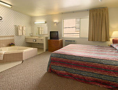 Hotel - Newport Area